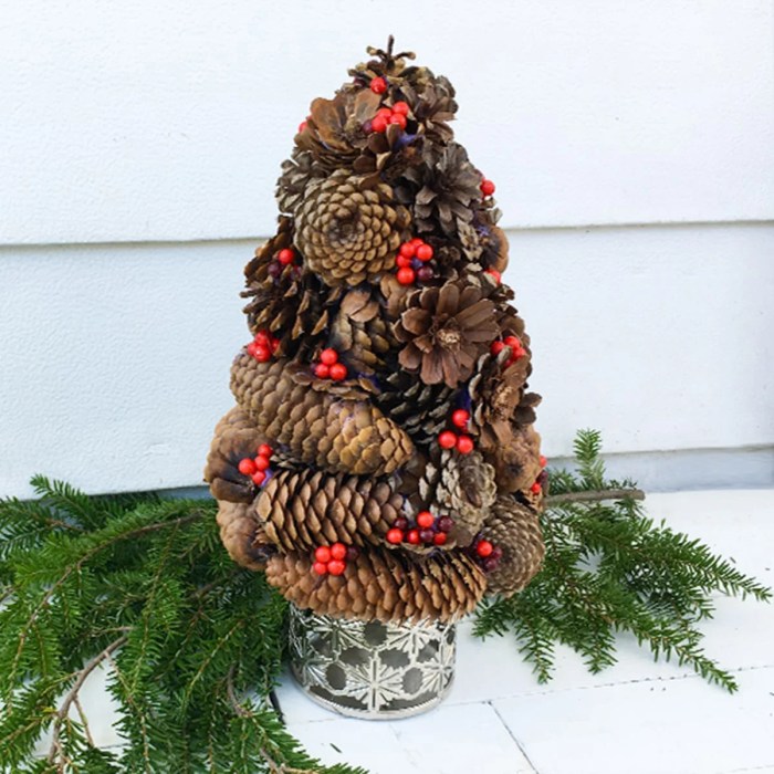 Diy pine cone christmas tree