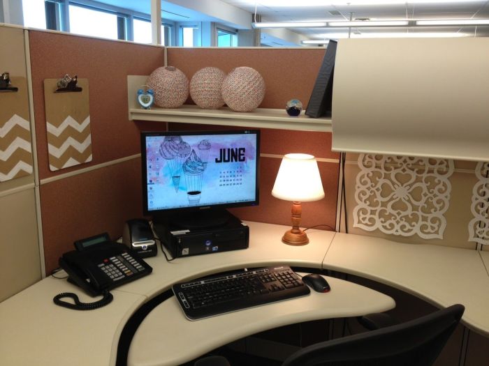 Office cubicle decor ideas