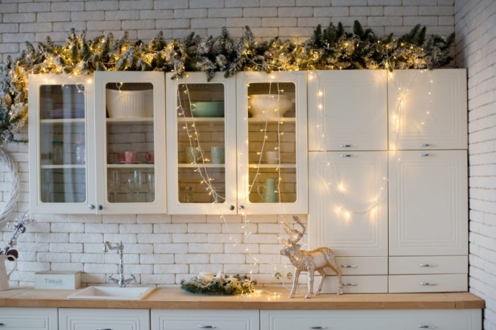 Christmas kitchen ideas decorations decor garland decorating top cabinets cabinet spirit fun kitchens decorate holiday decoration indoor décor mesh peppermint